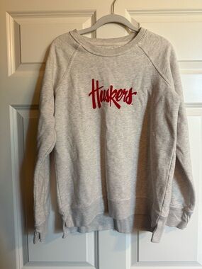 League Light Cream Crewneck Sweatshirt with Gray Logo Tag